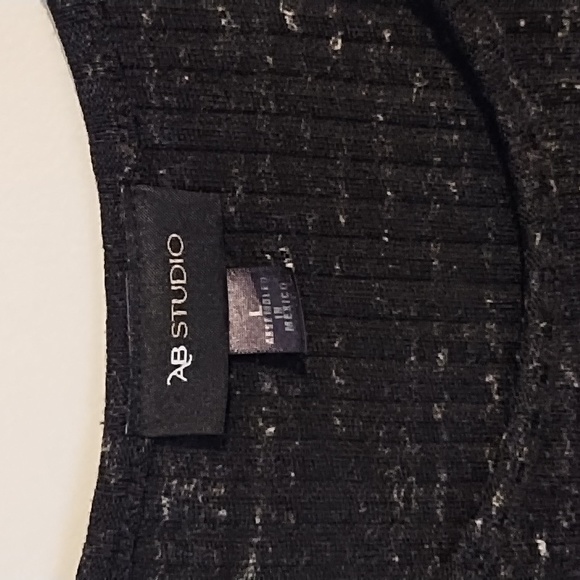 AB Studio large quarter sleeve blouse - Picture 2 of 5